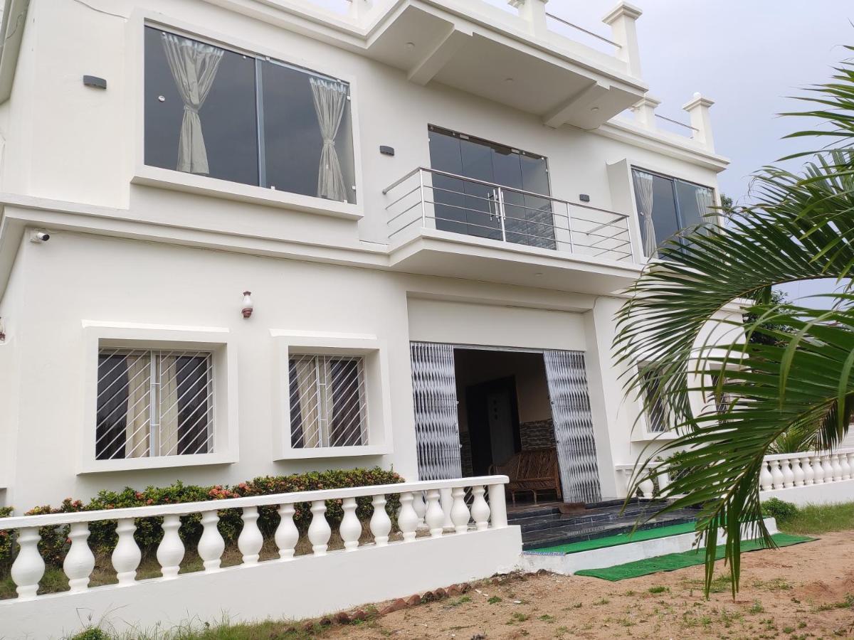 The Pearl Hotel Puri Bagian luar foto
