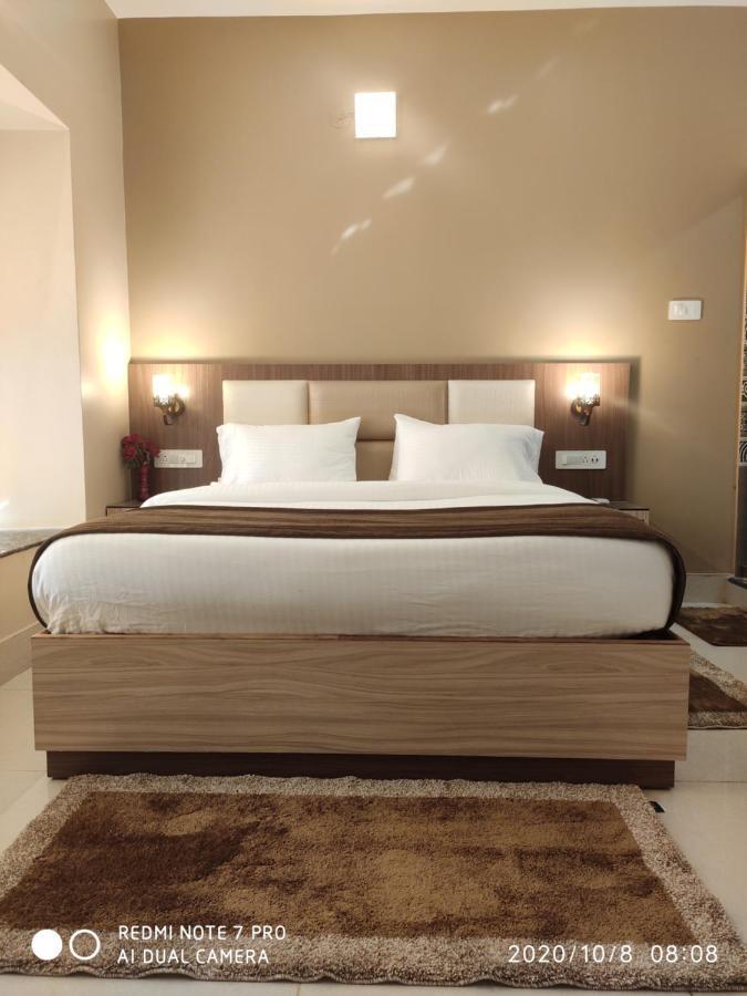 The Pearl Hotel Puri Bagian luar foto