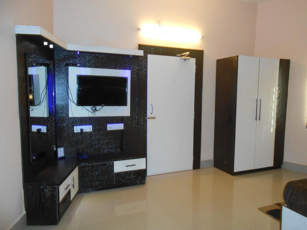 The Pearl Hotel Puri Bagian luar foto